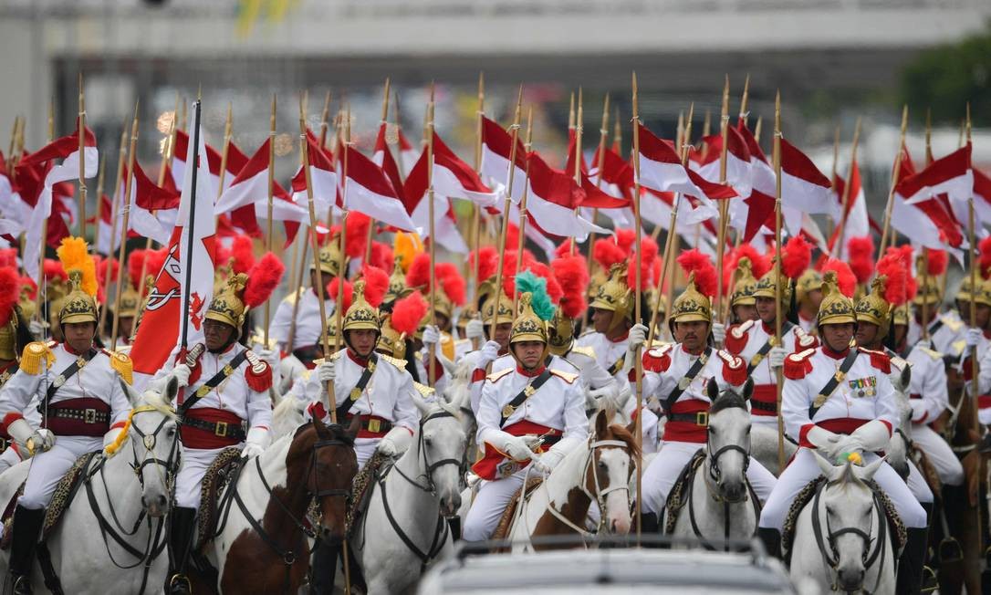 O 1º Regimento da Cavalaria de Guarda do Exército, popularmente conhecido como Dragões da Independência, acompanhou o desfile do presidente eleito Jair Bolsonaro CARL DE SOUZA / AFP