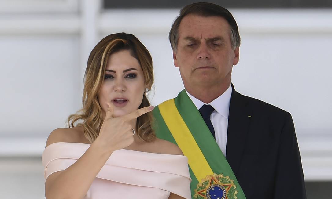 Michelle Bolsonaro parabeniza mães: Nosso amor não falha e resiste