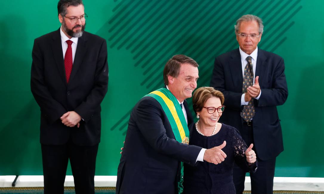 O presidente Jair Bolsonaro e a ministra da Agricultura, Tereza Cristina Foto: Isac Nóbrega/Presidência