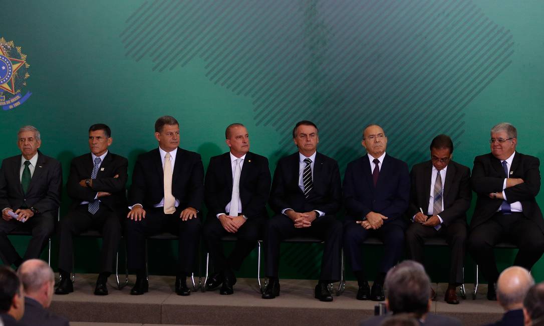 Jair Bolsonaro participou da transmissão de cargo dos quatro ministros que trabalharão diretamente com ele no Planalto Foto: Pablo Jacob / Agência O Globo