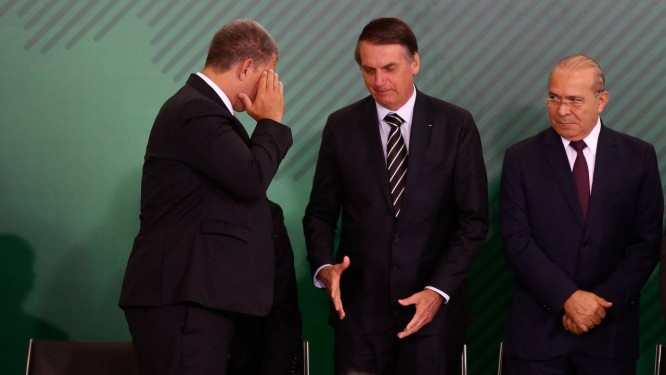 Um dia após a posse, o presidente Jair Bolsonaro participou de cerimônia no Palácio do Planalto Foto: Pablo Jacob / Agência O Globo