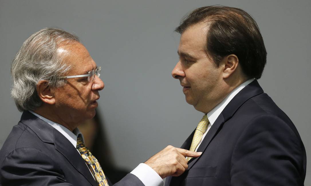 O ministro da Economia, Paulo Guedes, e o presidente da Câmara dos Deputados, Rodrigo Maia Foto: Jorge William / Agência O Globo