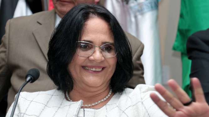 A ministra dos Direitos Humanos, Damares Alves, durante cerimônia de transmissão de cargo Foto: Luiz Alves/Divulgação/02-01-2019