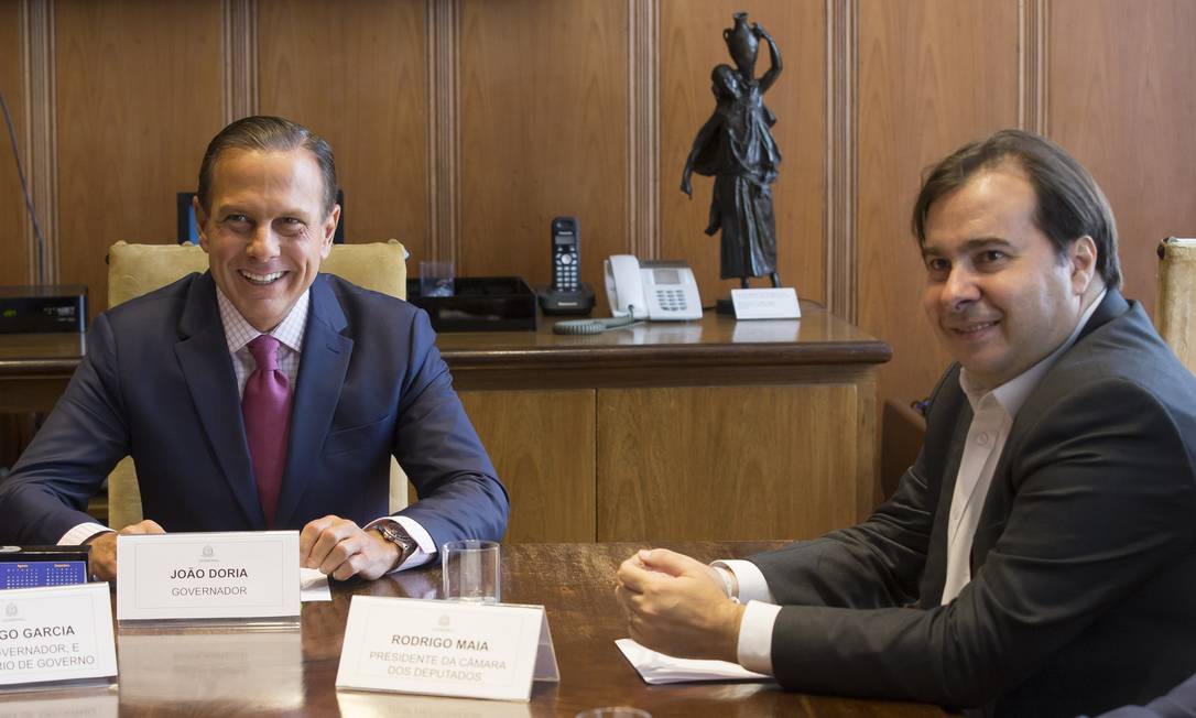 O presidente da Câmara, Rodrigo Maia, se reuniu com o governador de São Paulo, João Doria nesta sexta-feira Foto: Edilson Dantas / Agência O Globo