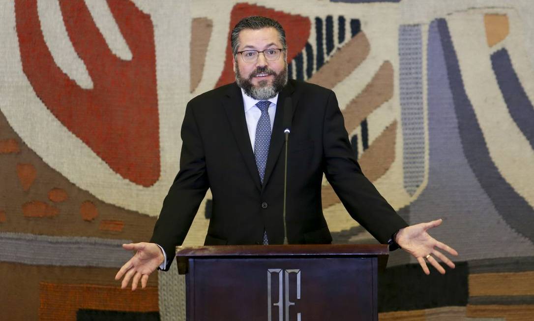Ernesto Araújo discursa ao ser empossado ministro das Relações Exteriores Foto: Fabio Rodrigues Pozzebom / Agência Brasil