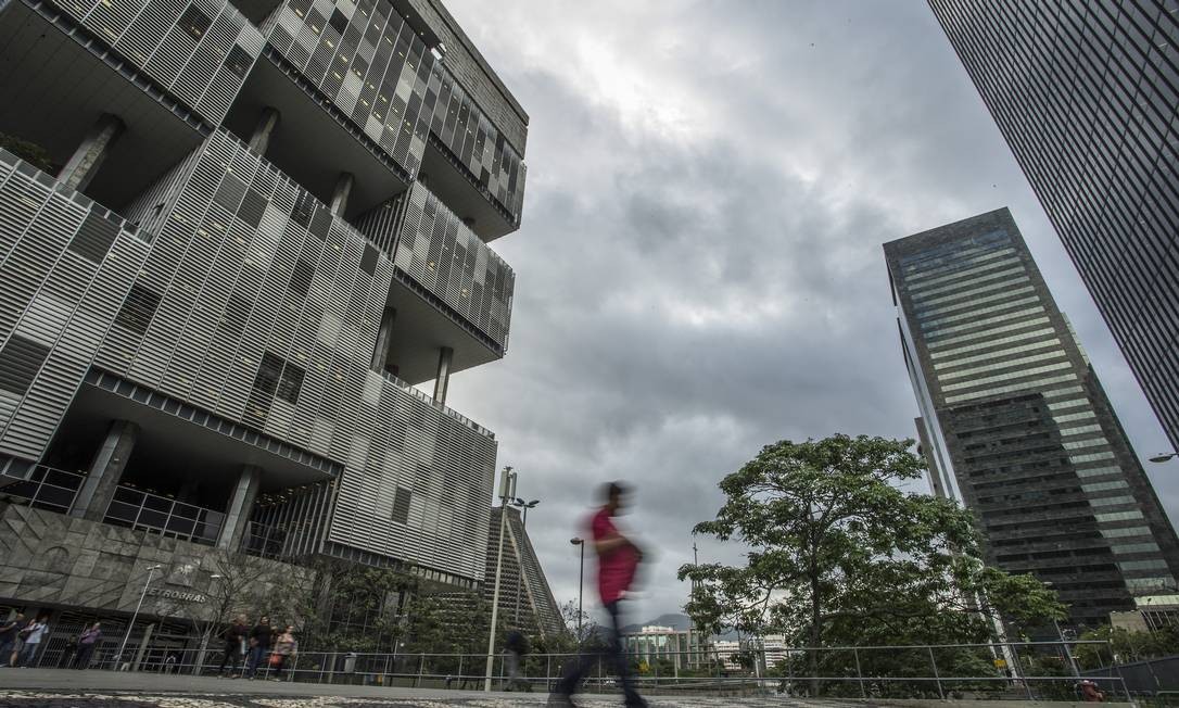 Sede da Petrobras, no centro do Rio Foto: Guito Moreto/AgÃªncia O Globo/06-11-2018