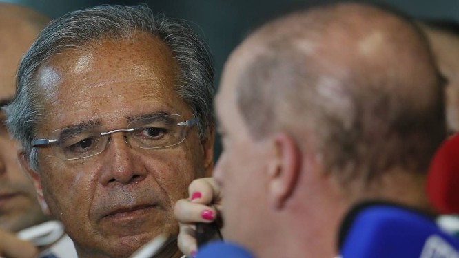 Os ministros Paulo Guedes (Economia) e Onyx Lorenzoni (Casa Civil) concedem entevista coletiva Foto: Jorge William / Agência O Globo