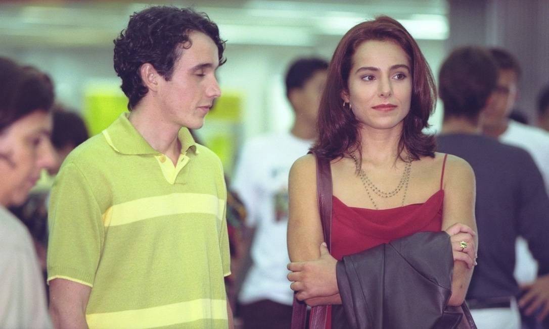 Em 1998, ao lado da atriz Cássia Linhares, durante gravação da novelinha 'Malhação' Carlos Ivan / Agência O Globo