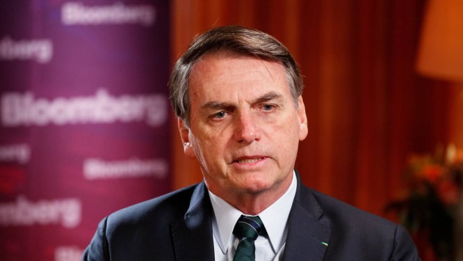 
O presidente Jair Bolsonaro concede entrevista à agência Bloomberg, em Davos, na Suíça
Foto: Alan Santos/PR