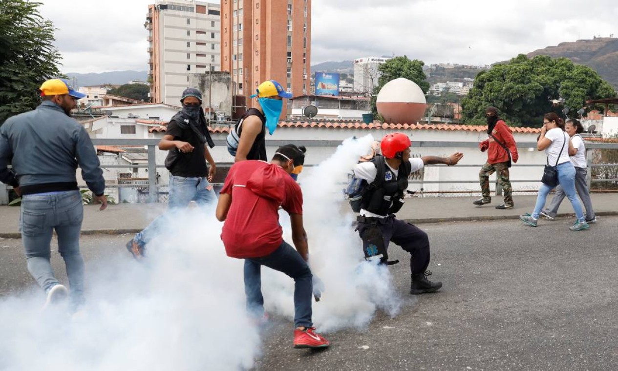 Cenas de violência durante as primeiras horas de marchas contra o governo em Caracas; data histórica promete ter alta tensão na Venezuela Foto: STRINGER / REUTERS