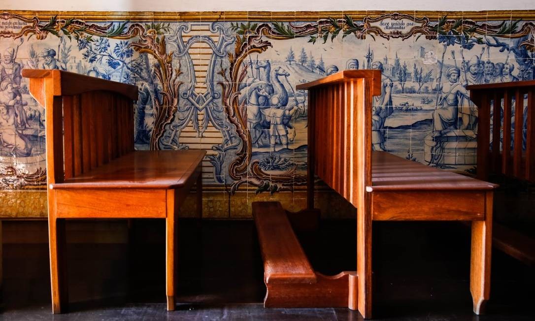 Azulejos portugueses do século XVIII decoram o interior da Igreja Nossa Senhora da Saúde Foto: Gabriela Fittipaldi / Agência O Globo