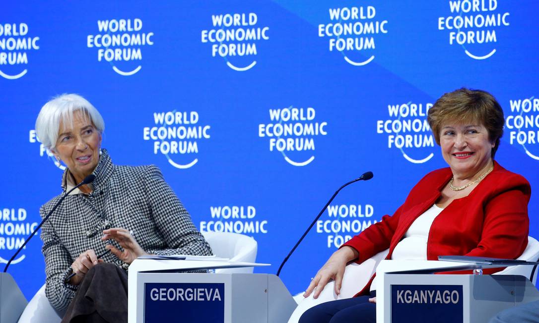 
A diretora-gerente do Fundo Monetário Internacional FMI), Christine Lagarde (à esquerda) e a presidente do Banco Mundial (Bird), Kristalina Georgieva, participam do painel ‘Perspectivas para a Economia Global’, em Davos
Foto:
ARND WIEGMANN
/
REUTERS
