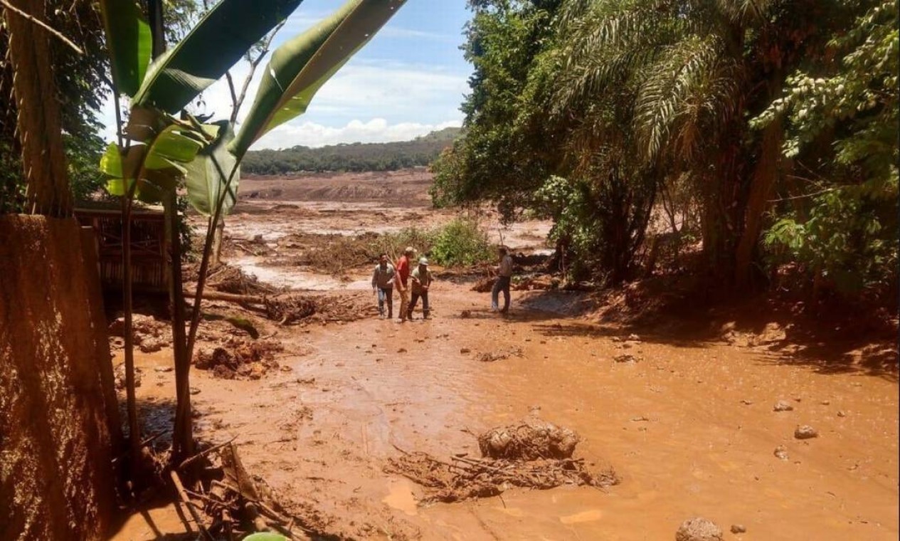 Barragem da Vale se rompe em Brumadinho (MG) Foto: Divulgação/ Corpo de Bombeiros