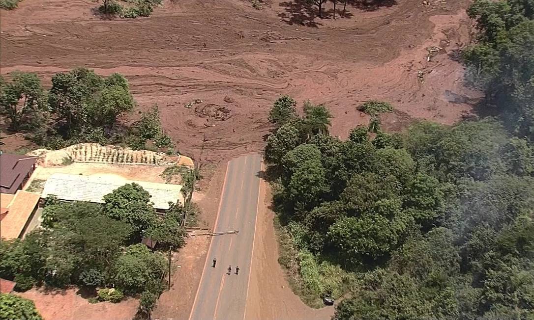 Rompimento de barragem deixou mar de lama em Brumadinho (MG), Região Metropolitana de Belo Horizonte Foto: Reprodução / Agência O Globo
