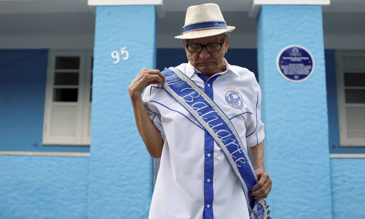 Seu Mirinho, de 89 anos, baluarte da Portela Foto: Marcelo Theobald / Agência O Globo