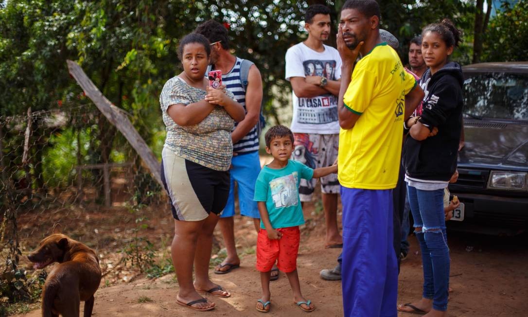 Diante do risco de rompimento da represa da Mina do Feijao, em Brumadinho (MG), famílias foram retiradas de suas casas neste domingo Daniel Marenco / Agência O Globo