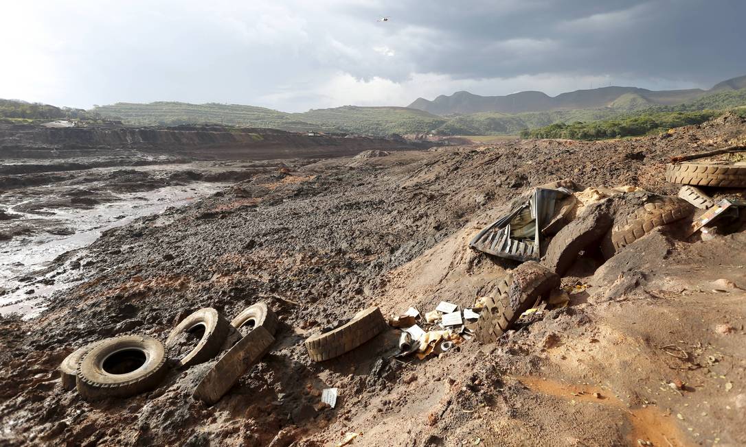 Mar de lama de rejeitos em Brumadinho (MG) Foto: Domingos Peixoto / Agência O Globo