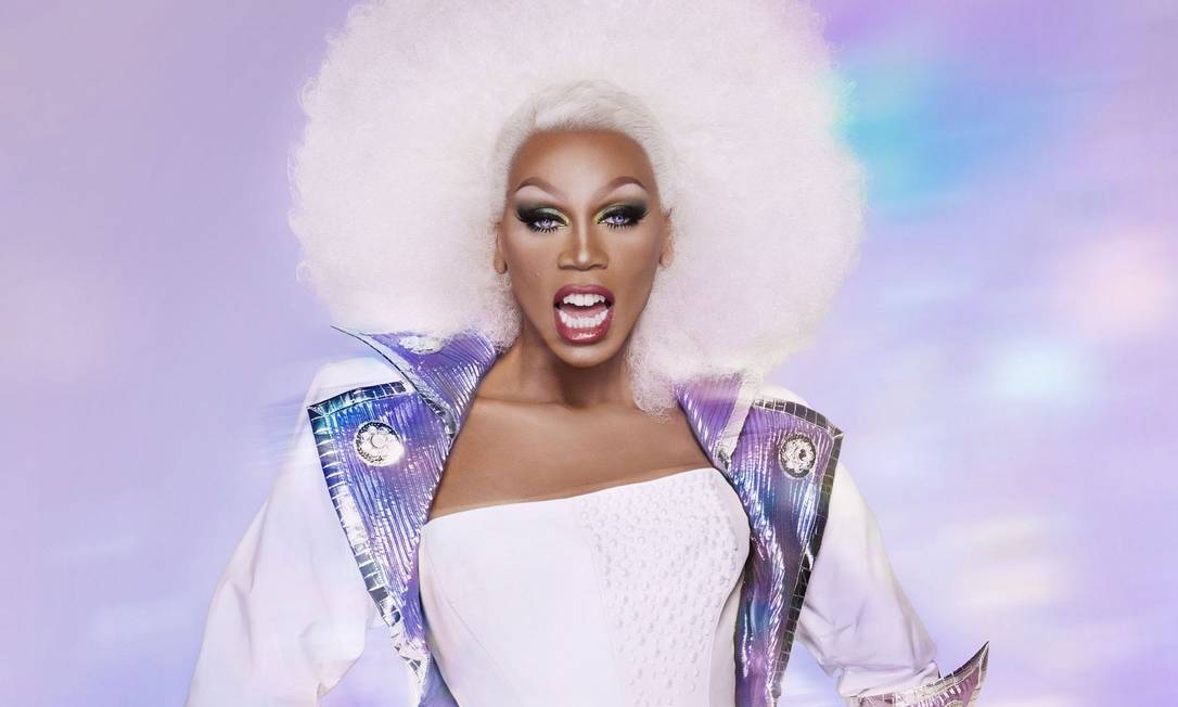 A drag queen RuPaul: apresentadora de 58 anos trouxe a arte drag para o mainstream Foto: Divulgação
