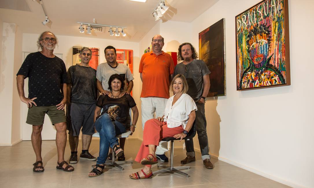 Artistas da Geração 80 em galeria Zagut, em Copacabana Foto: Brenno Carvalho / Agência O Globo