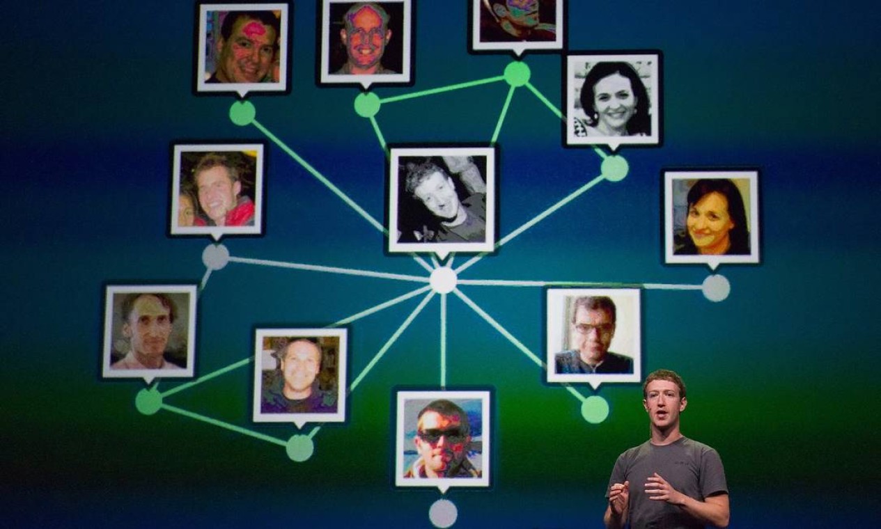 Inicialmente, a proposta de Zuckerberg era conectar alunos da universidade em que estudava. Hoje a rede social conecta mais de 2,3 bilhões de usuários no mundo todo, segundo dados do próprio Facebook Foto: David Paul Morris / Divulgação