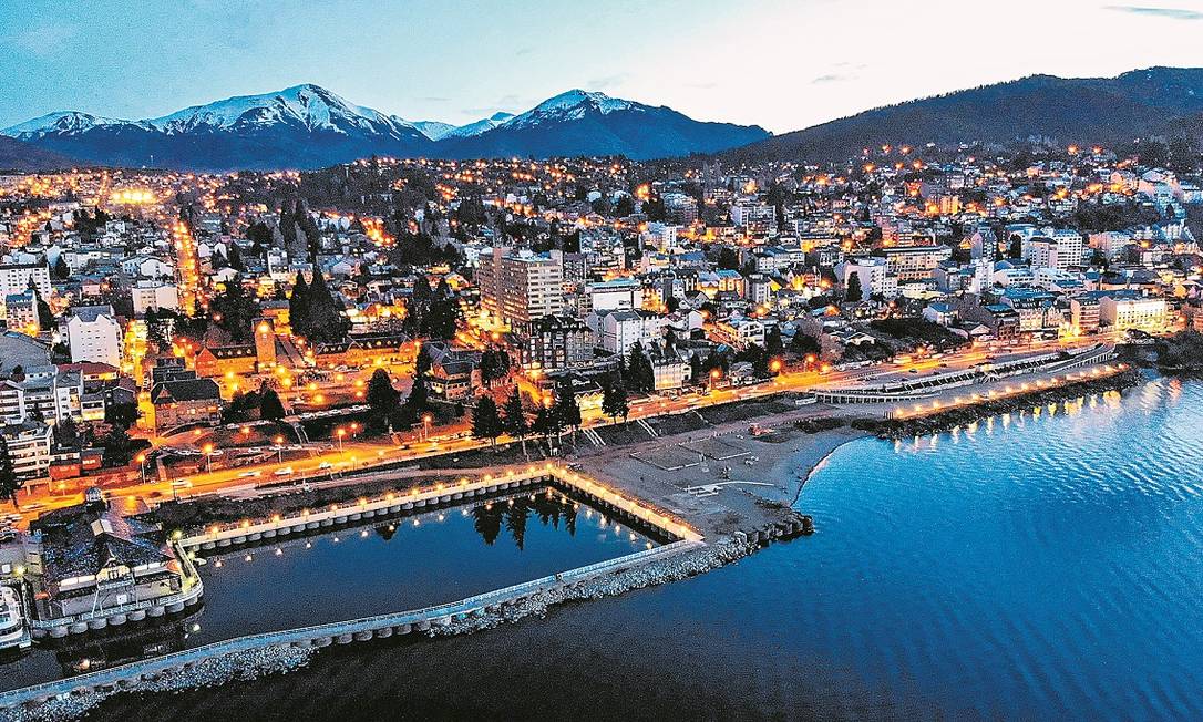 Vista aérea de Bariloche ao entardecer Foto: Divulgação
