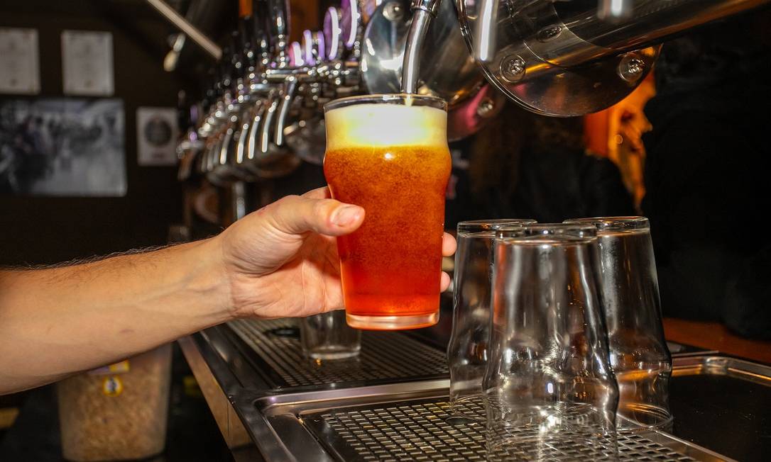 Em fevereiro acontece a tradicional festa da cerveja artesanal em Bariloche Foto: Emprotur / Divulgação