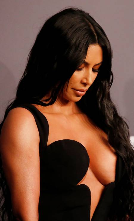 Kim Kardashian: foco no decote Foto: SHANNON STAPLETON / REUTERS