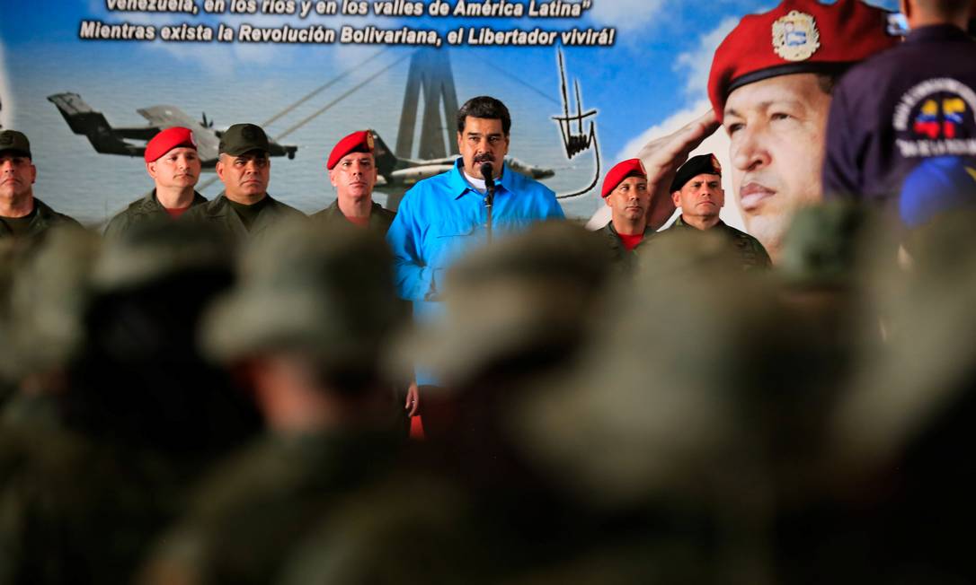 Nicolás Maduro fala a soldados durante exercícios militares em Maracaibo, na quarta-feira Foto: Divulgação/Reuters / REUTERS/6-2-2019