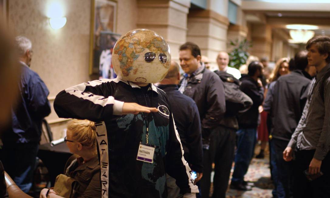 'A Terra é plana' diretor de