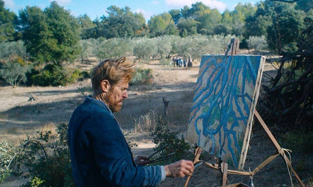 Willem Dafoe se interessou por artes visuais nos anos 1980 e voltou a exercitar a pintura para viver Van Gogh em 'No portal da eternidade' Foto: Divulgação