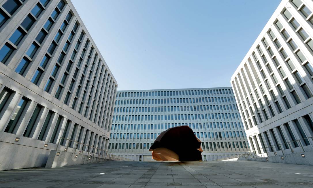 O novo prédio do Serviço Federal de Inteligência tem 14 mil janelas e 12 mil portas Foto: MICHAEL SOHN / AFP