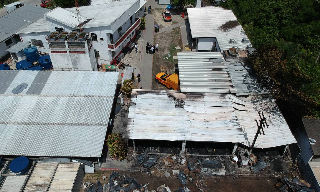 Grande incendio atinge o CT Ninho do Urubu e mata 10 pessoas Foto: Pablo Jacob Agência O Globo
