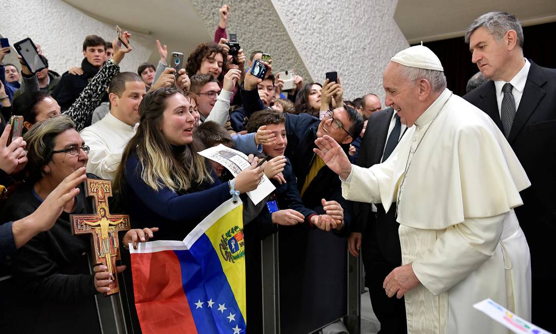 Papa Francisco chega a audiência geral no Vaticano Foto: VATICAN MEDIA 13-02-2019 / REUTERS