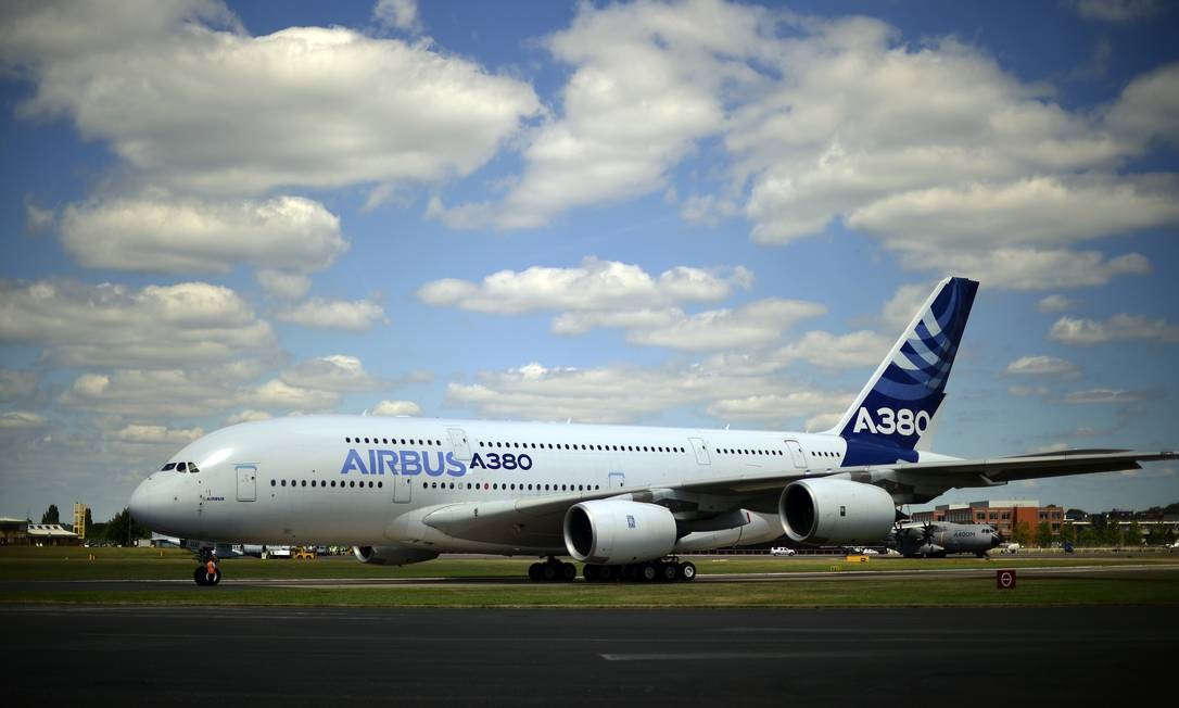 A Airbus anunciou o fim da produção do A380, superjumbo de dois andares com capacidade para transportar mais de 800 passageiros CARL COURT / AFP