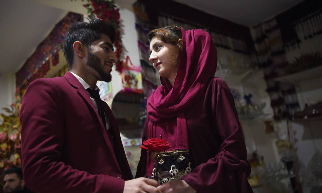 País muçulmano restringe São Valentim (dia dos namorados) por ser
