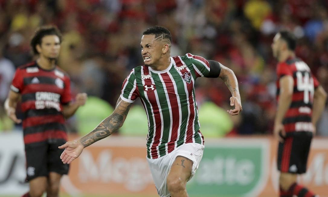 Luciano corre para comemorar o gol da vit&oacute;ria do Fluminense sobre o Flamengo MARCELO THEOBALD / Ag&ecirc;ncia O Globo