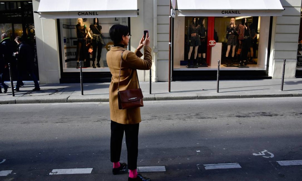 Registros da loja da Chanel Foto: LIONEL BONAVENTURE / AFP
