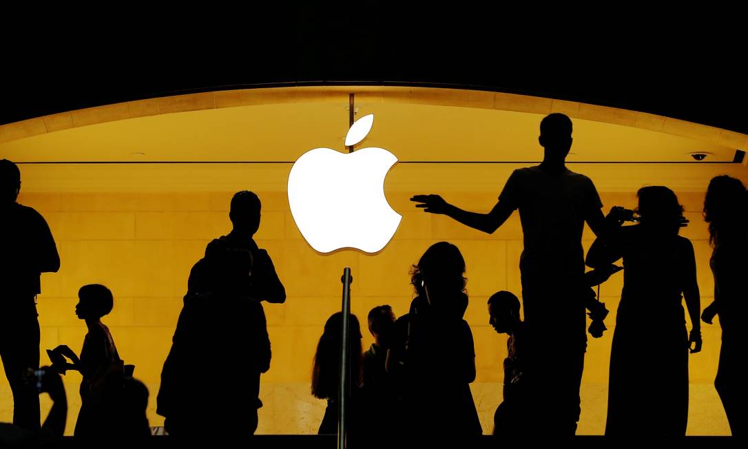 Apple Store em Nova York: cartão de crédito ajuda a aumentar a aposta no setor de serviços. Foto: Lucas Jackson / REUTERS