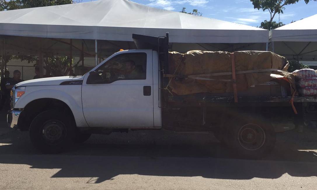 Primeiro caminhão com ajuda enviada de Boa Vista chegou a Pacaraima por volta das 10h30 deste sábado Foto: Paola Carvalho