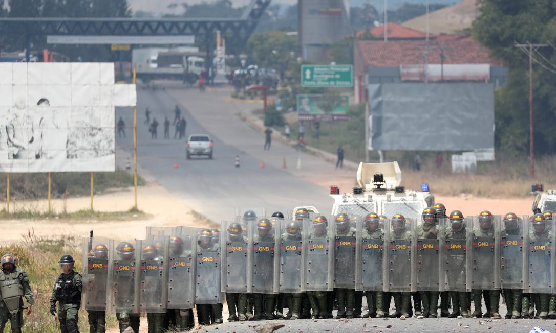 Homens da Guarda Nacional da Venezuela atuam na fronteira com o Brasil Foto: RICARDO MORAES / REUTERS