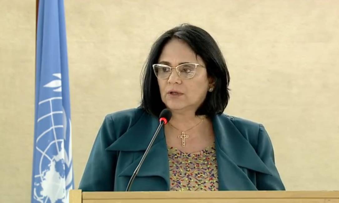 Ministra Damares Alves durante discurso na Comissão de Direitos Humanos da ONU, na manhã desta segunda-feira Foto: Reprodução da internet