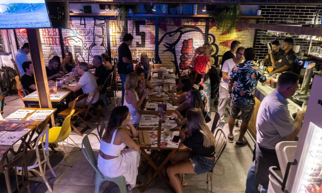 Feijoadas de carnaval: bufê com batucada, bebida liberada e day use na  piscina - Jornal O Globo