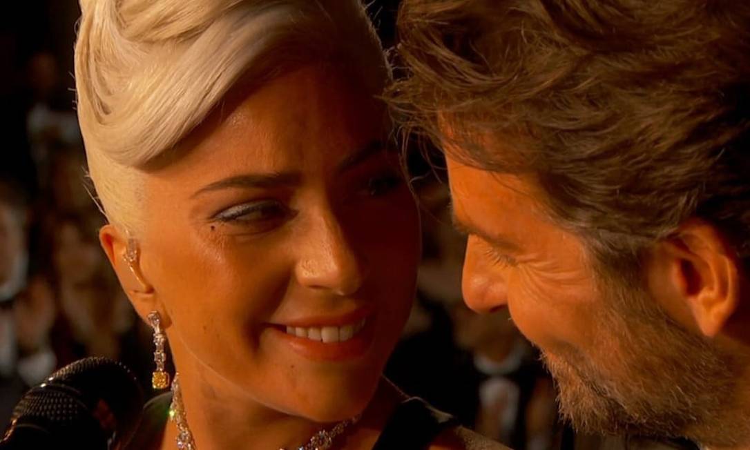 Lady Gaga e Bradley Cooper cantam 'Shallow' no Oscar 2019 Foto: Reprodução