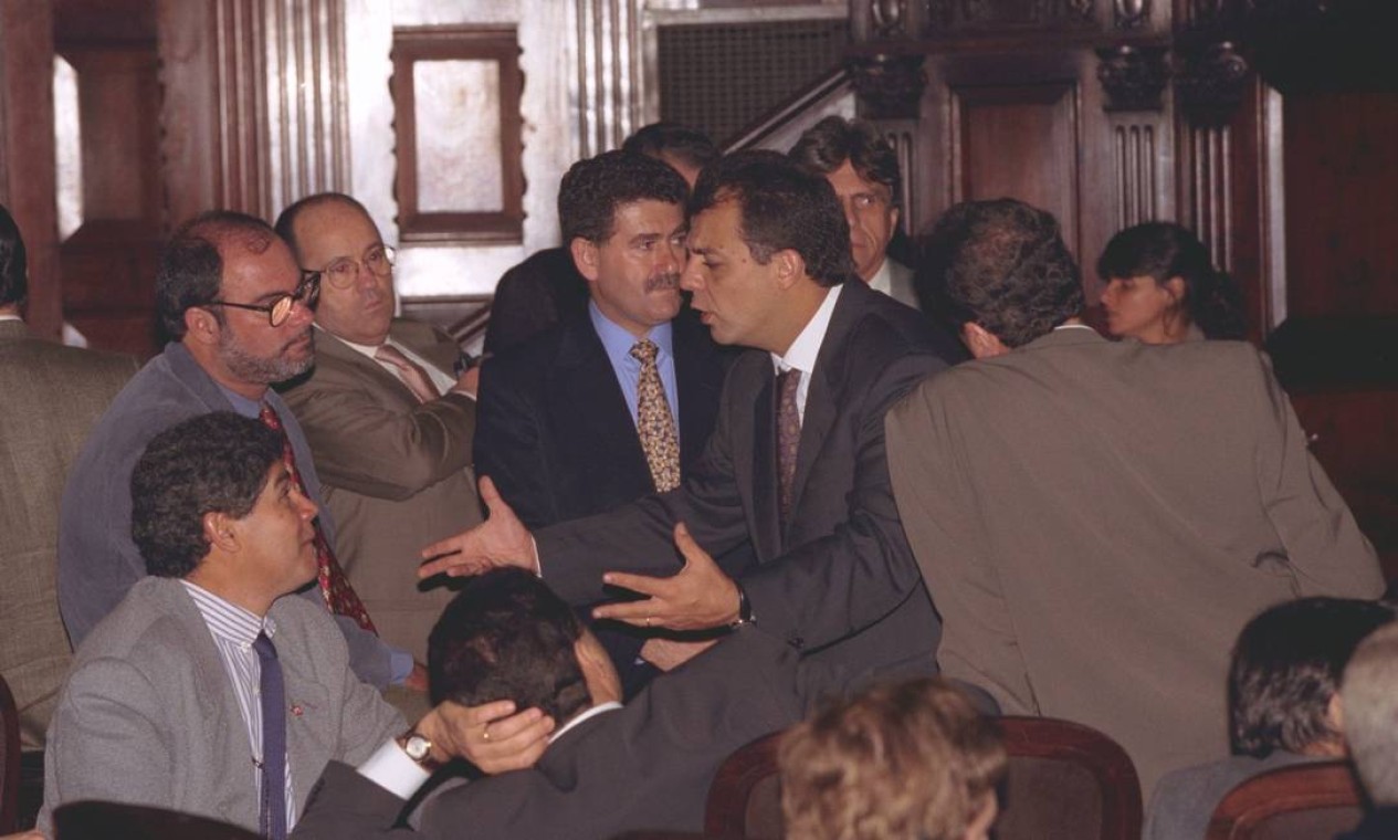Ascensão: Em 1999, Cabral voltou para o PMDB e assumiu a presidência da Assembleia Legislativa do Rio de Janeiro (Alerj). Foto: Gabriel de Paiva / O Globo
