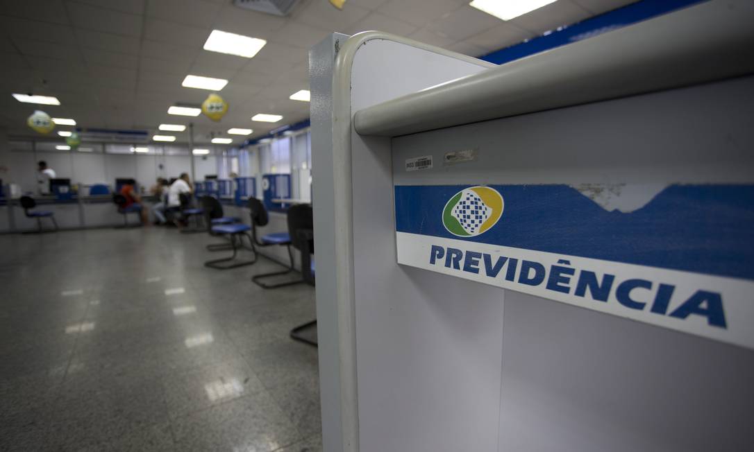Agência do INSS: restrição no valor das gratificações a servidores. Foto: Márcia Foletto / Agência O Globo