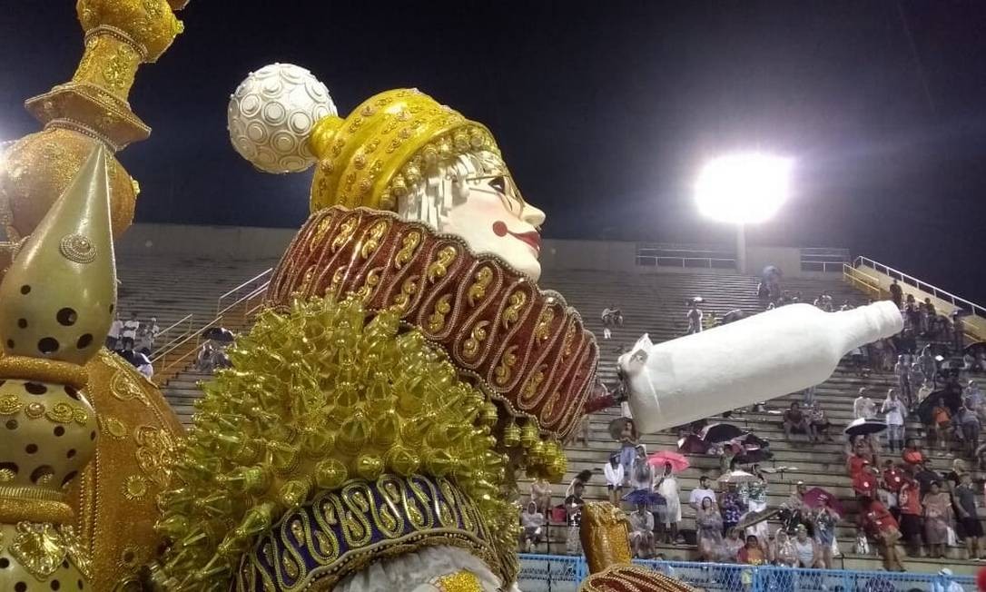 Inocentes de Belford Roxo foi a sexta escola da noite Foto: Agência O Globo