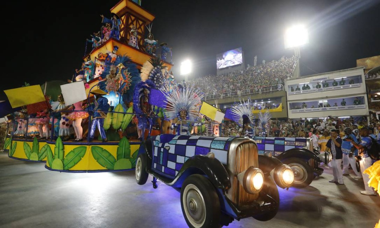 Desfile das Escolas de Samba do Grupo Especial realizado no Sambódromo. Foto: Domingos Peixoto / Agência O Globo