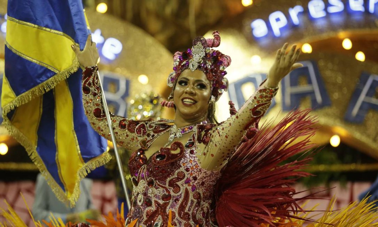 Portela conquista a Sapucaí cantando Clara Nunes - Jornal O Globo