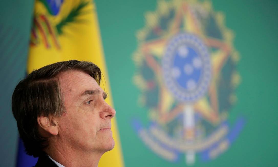 Para especialistas, post de vídeo publicado por Bolsonaro representa quebra de decoro e da liturgia da Presidência