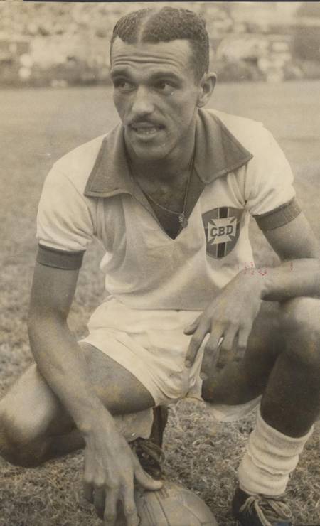 JAIR ROSA - Entre os brasileiros, Jair Rosa Pinto foi o maior artilheiro em uma edição da Copa América. Jogador marcou 9 gols na edição de 1949 Foto: Arquivo / Agência O Globo